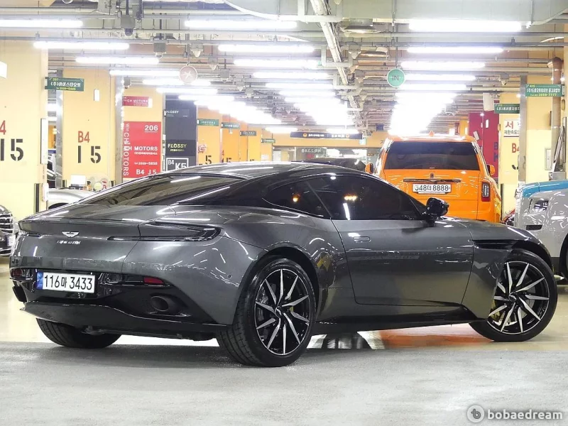 Astonmartin DB11