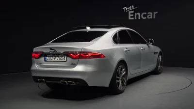Jaguar XF