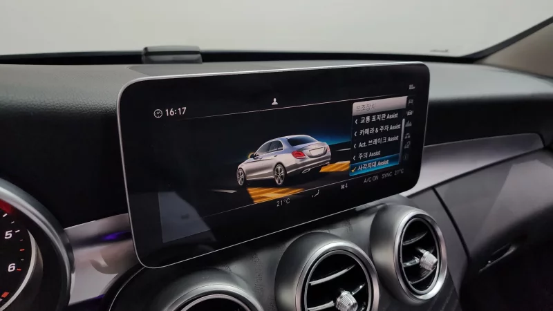 Mercedes-Benz C-Class