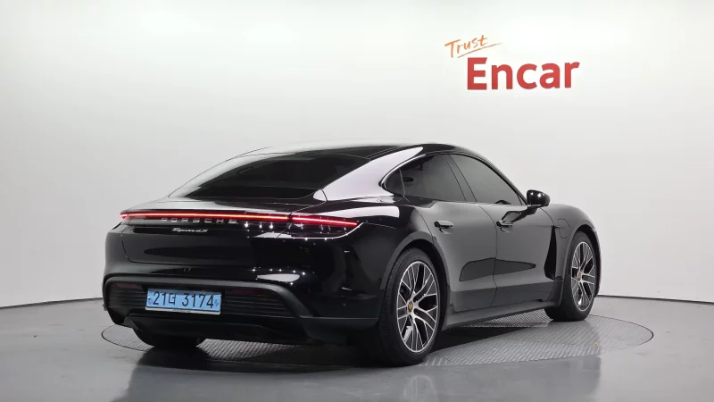 Porsche TAYCAN