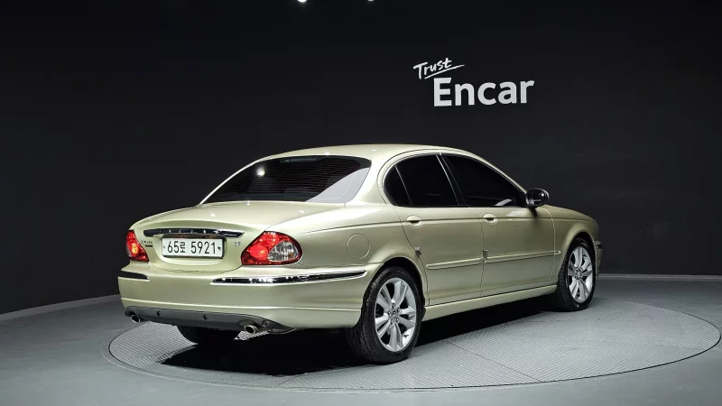 Jaguar X-TYPE
