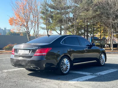 Hyundai Equus