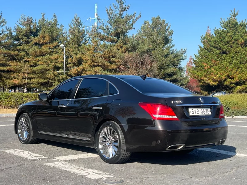 Hyundai Equus
