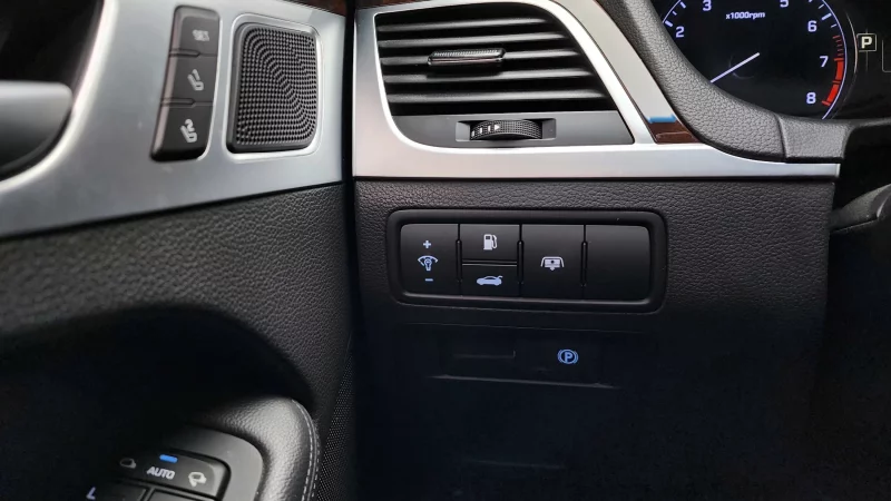 Hyundai Genesis
