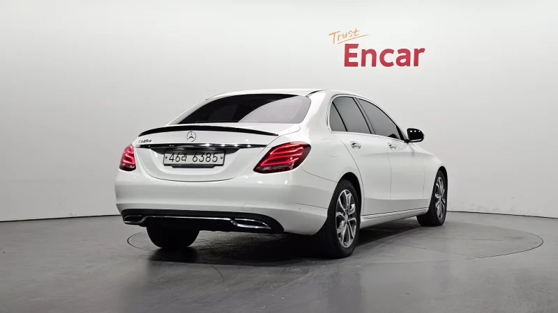 Mercedes-Benz C-Class