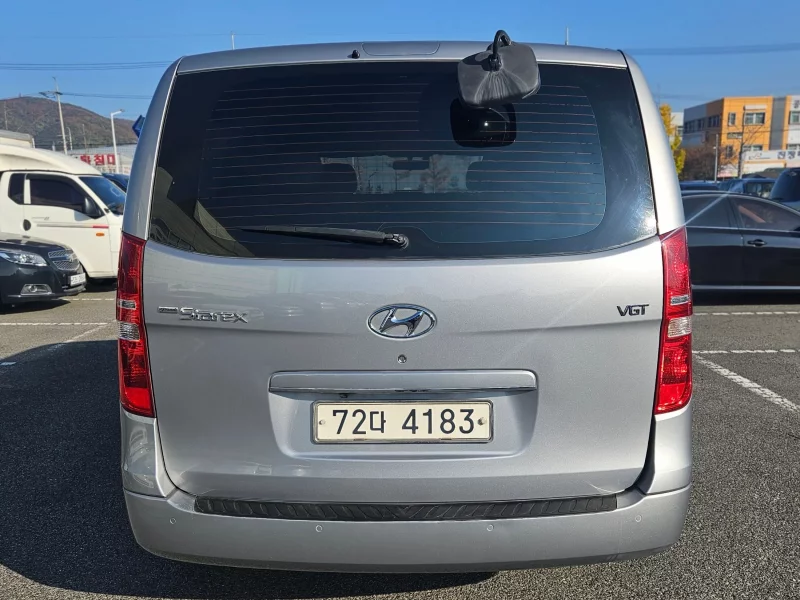 Hyundai Starex