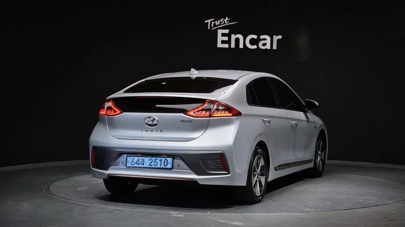 Hyundai Ioniq