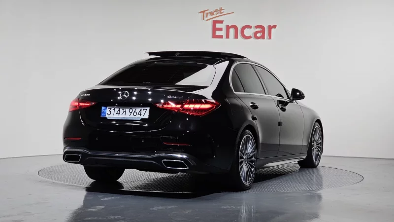 Mercedes-Benz C-Class