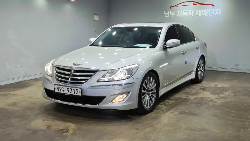 Hyundai Genesis