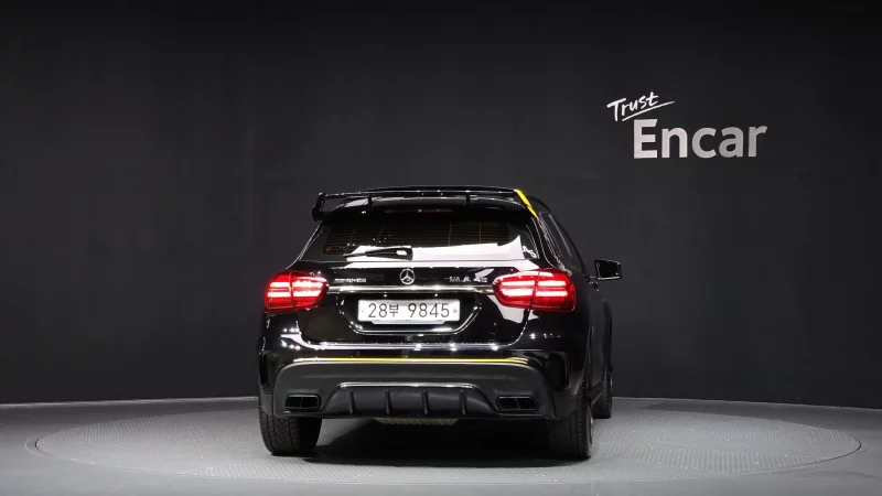 Mercedes-Benz GLA-Class