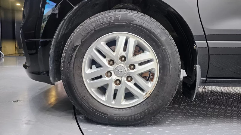 Hyundai Grand Starex