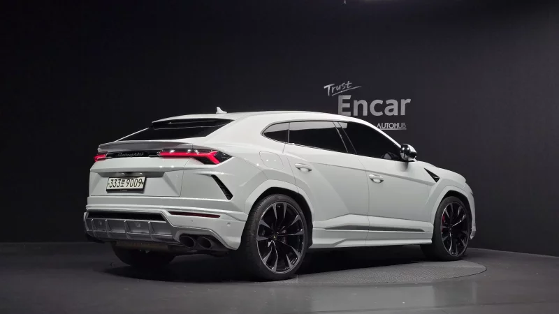 Lamborghini URUS