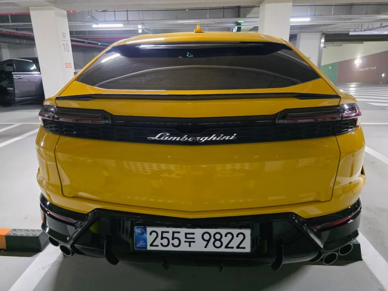 Lamborghini URUS