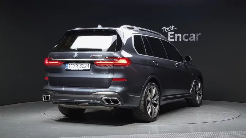 BMW X7