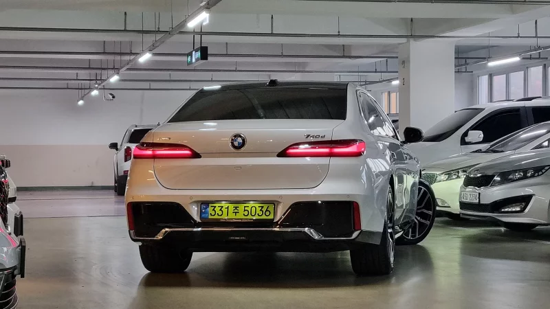 BMW 7-Series