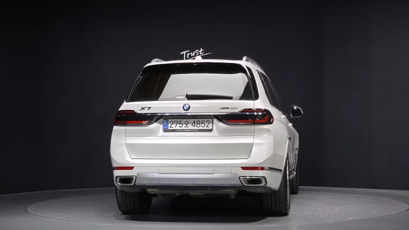 BMW X7
