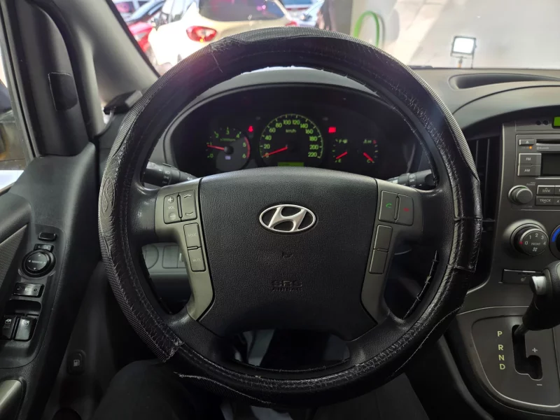 Hyundai Starex