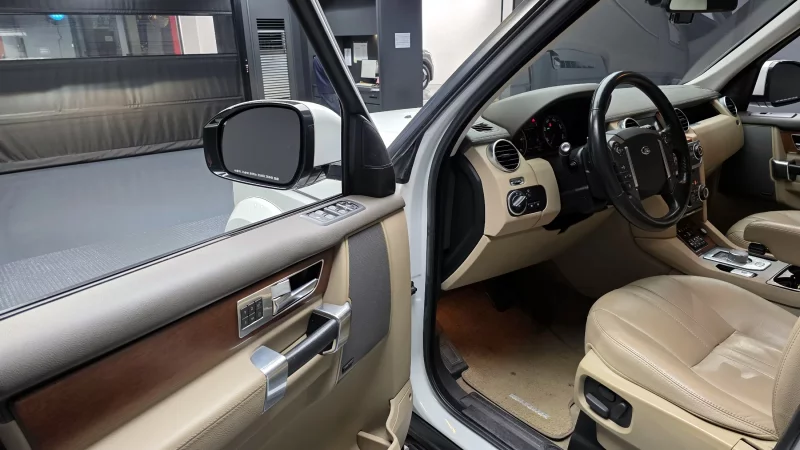 Land Rover DISCOVERY