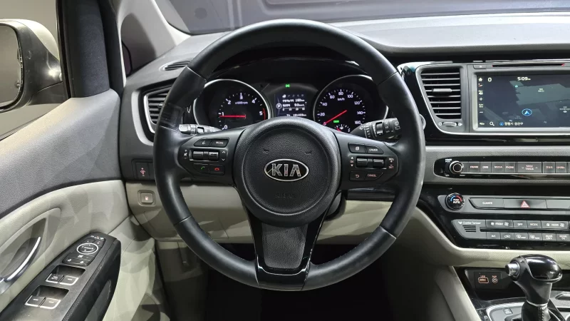 Kia Carnival