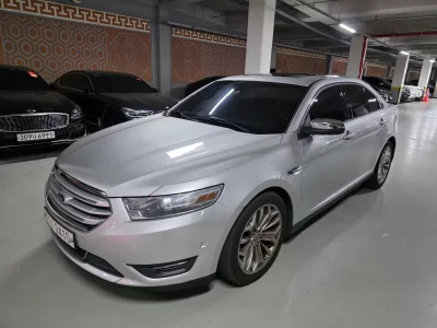 Ford TAURUS