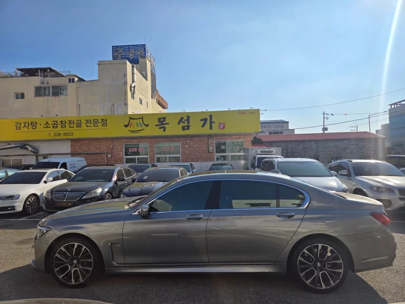 BMW 7-Series