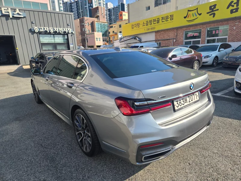 BMW 7-Series