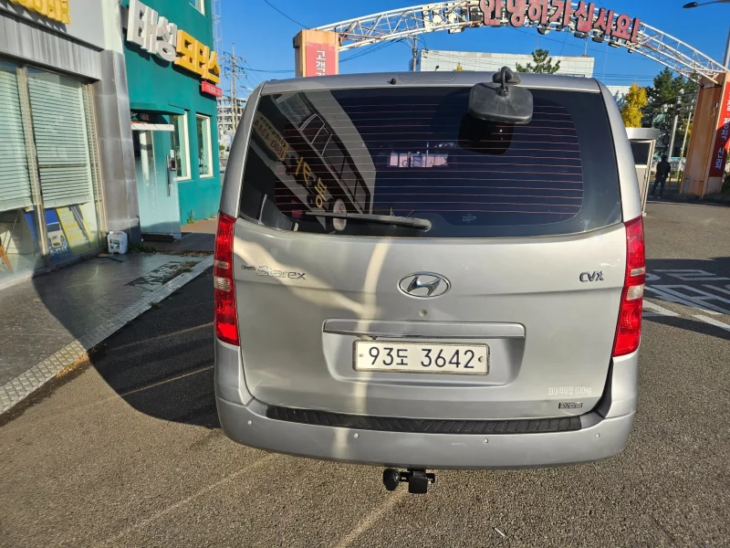 Hyundai Starex