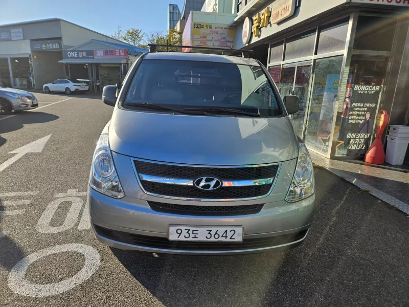 Hyundai Starex