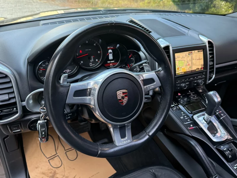 Porsche CAYENNE