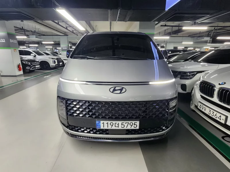 Hyundai Staria