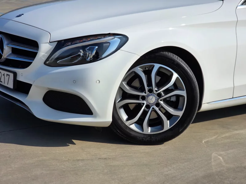 Mercedes-Benz C-Class