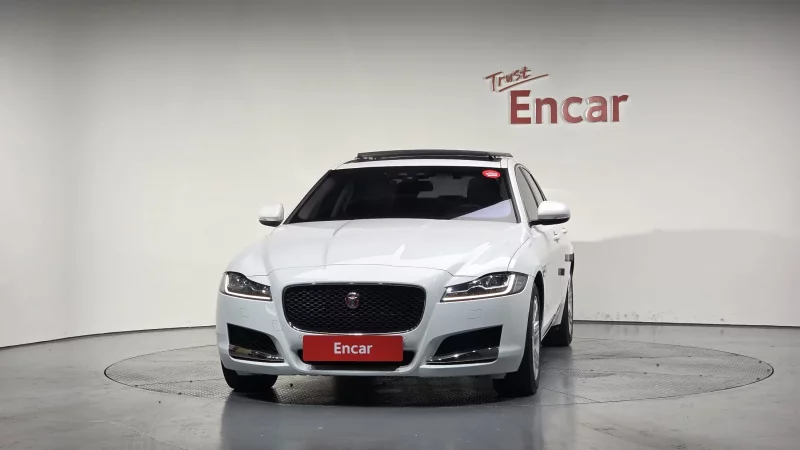 Jaguar XF
