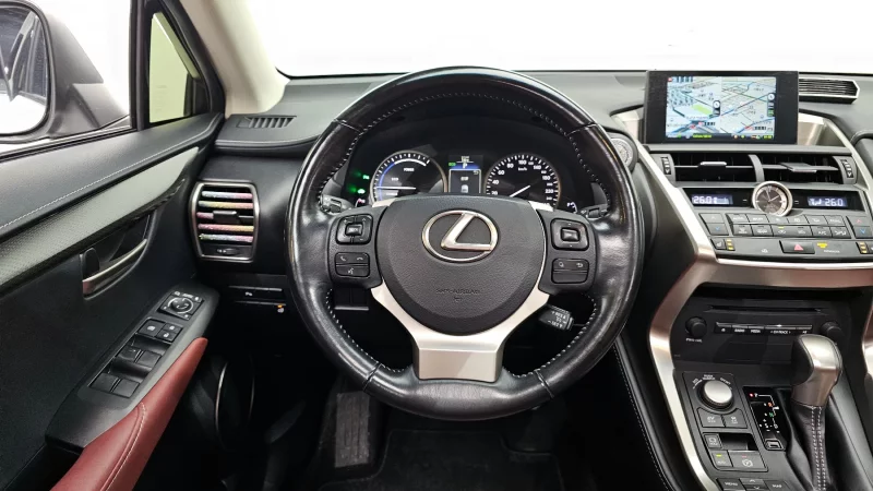 Lexus NX300h