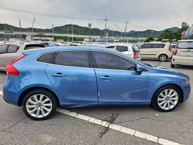 Volvo V40
