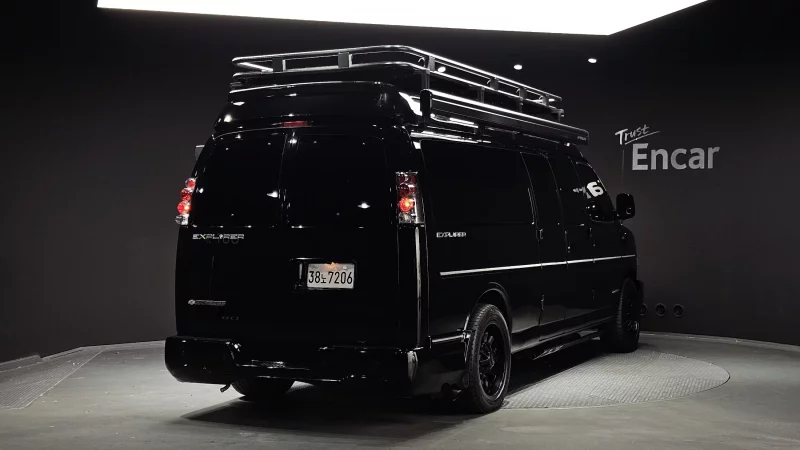 Chevrolet Express Van