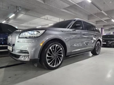Lincoln AVIATOR