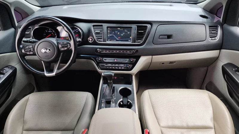 Kia Carnival