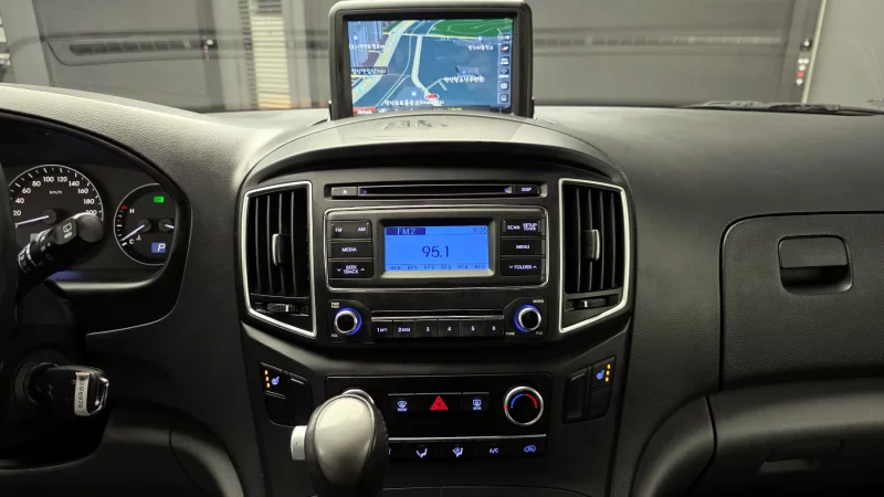 Hyundai Grand Starex