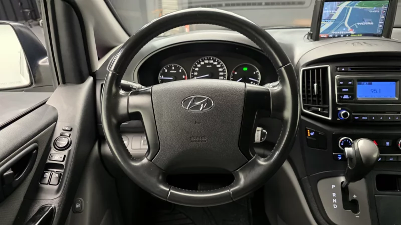 Hyundai Grand Starex