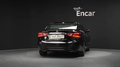 Nissan MAXIMA