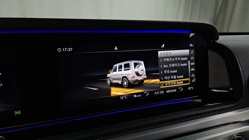 Mercedes-Benz G-Class