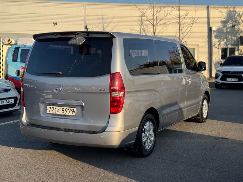 Hyundai Starex