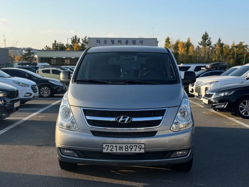 Hyundai Starex