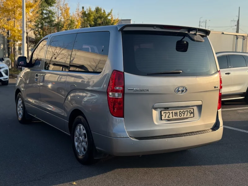 Hyundai Starex