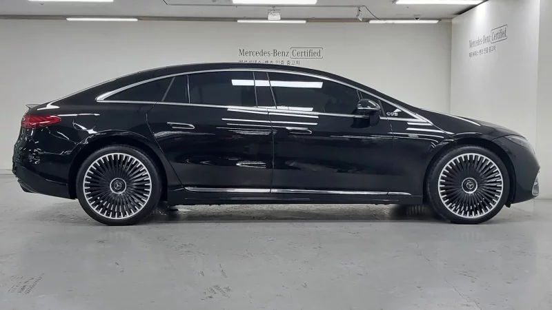 Mercedes-Benz EQS