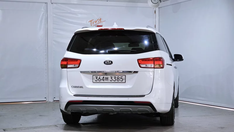 Kia Carnival