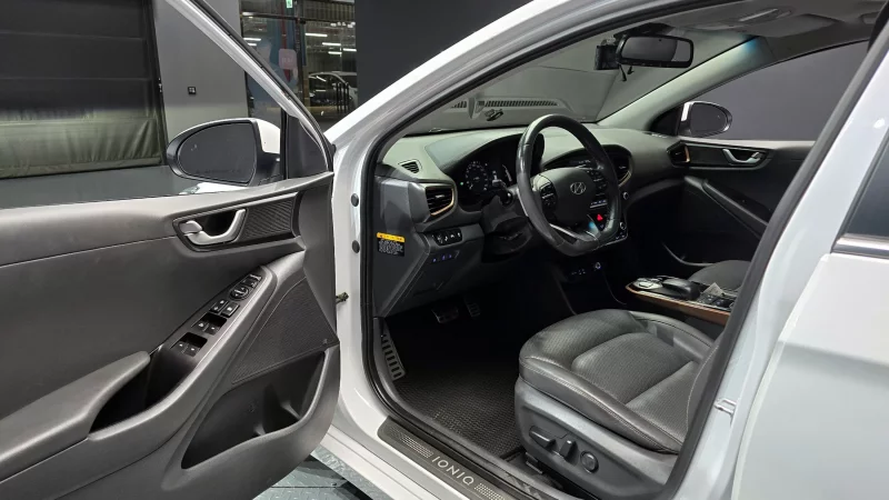 Hyundai Ioniq