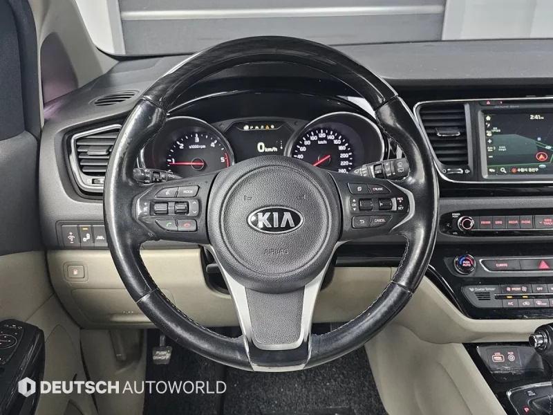 Kia Carnival