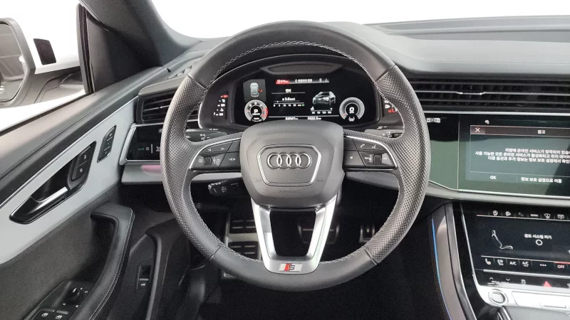 Audi Q8