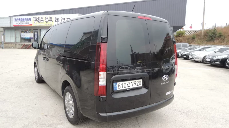 Hyundai Staria